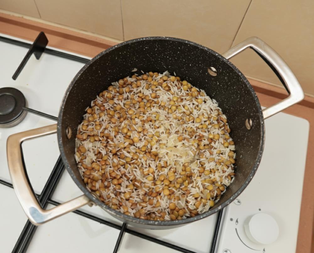 Тщательно перемешиваем со специями