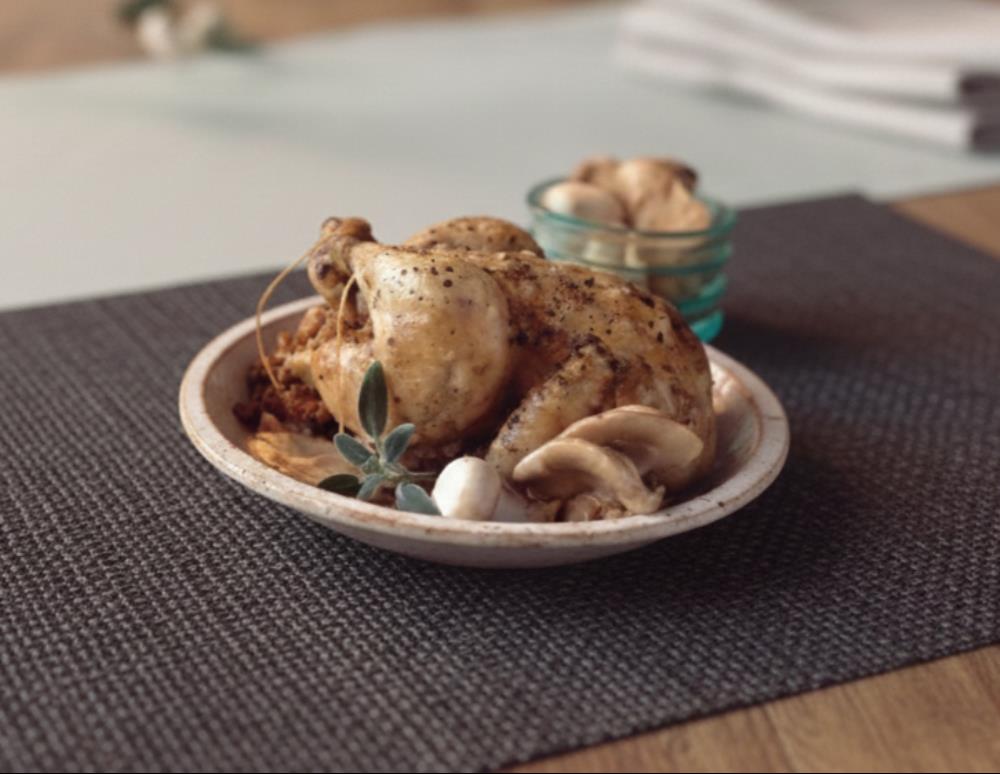 Цыпленок фаршированный грибами