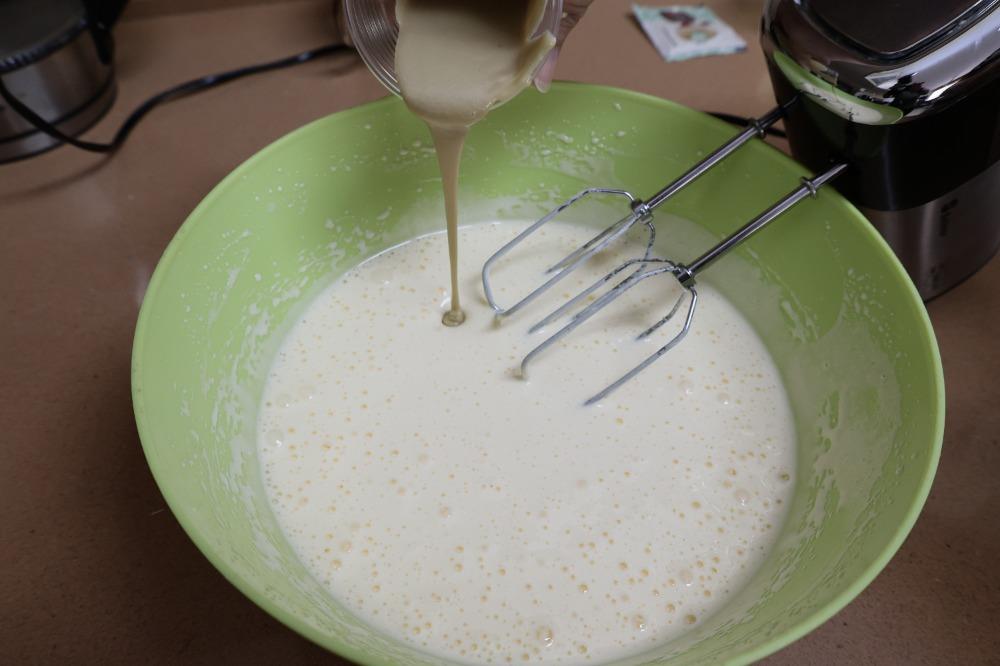 Добавляем масло и тахини