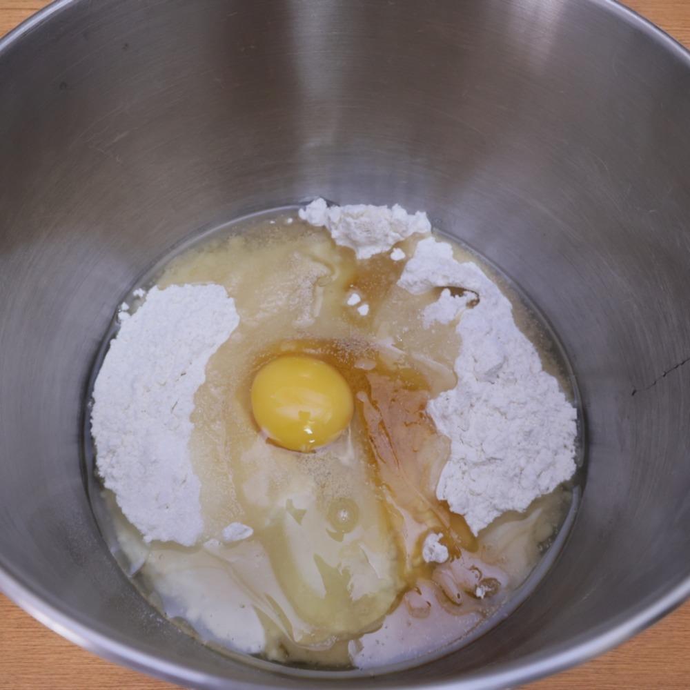 Замешиваем тесто