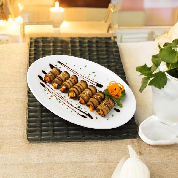 Баклажановые рулетики с сырной начинкой и корейской морковью