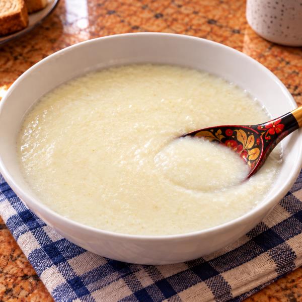 Молочная манная каша с маслом