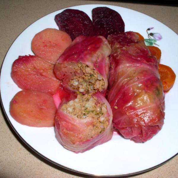 Голубцы с перловкой и овощной шапкой